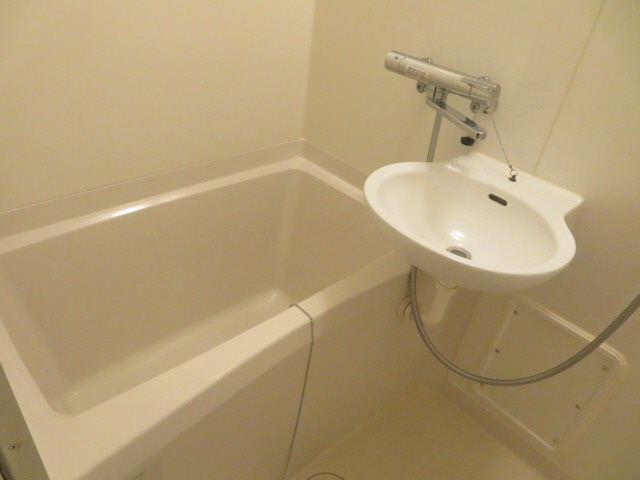 レオパレスＫＯＦＵの浴室