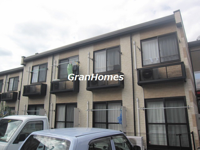 レオパレス伊伝居の外観