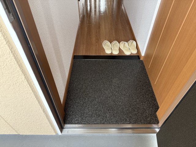 グラッチェⅠ番館の玄関