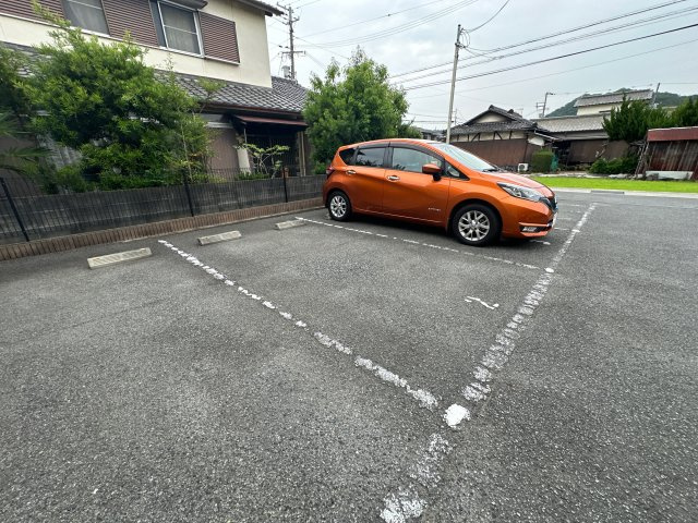 サンパレスの駐車場