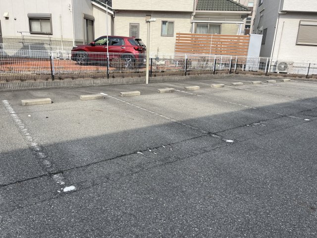 プランドールの駐車場