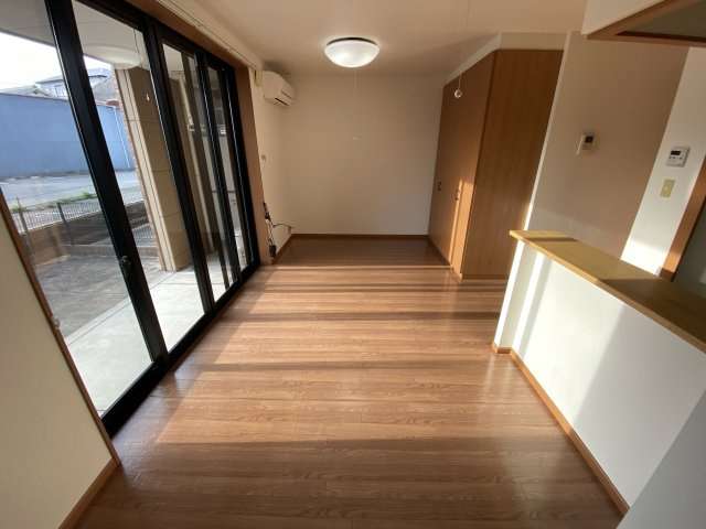 ＬＥＧＡＣＹ　ＧＡＲＤＥＮ　壱番館の居間・リビング