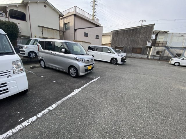ＬＥＧＡＣＹ　ＧＡＲＤＥＮ　壱番館の駐車場