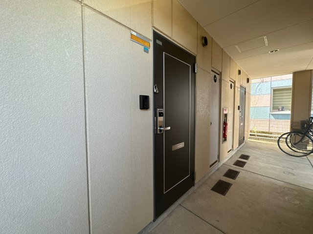 Ｍハイツの玄関