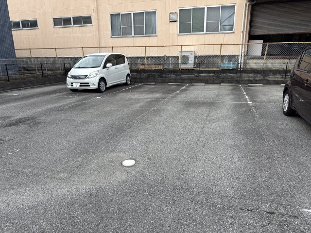 プロニティハウスの駐車場