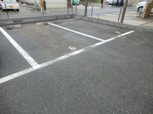 グリーンハイツ大塩Ⅱの駐車場