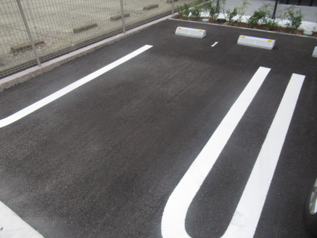 プレッソ　東加古川　Ⅱの駐車場