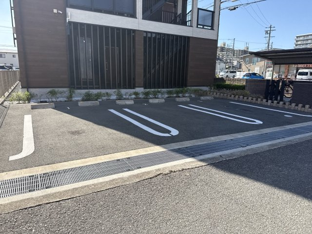 プレッソ　東加古川　Ⅱの駐車場