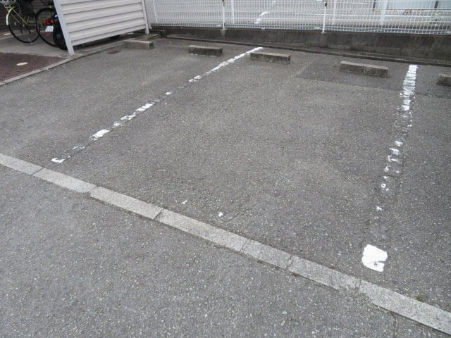 ロイヤルシャルムの駐車場