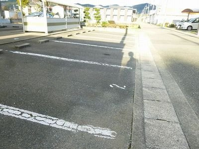 ウエルメント赤穂の駐車場