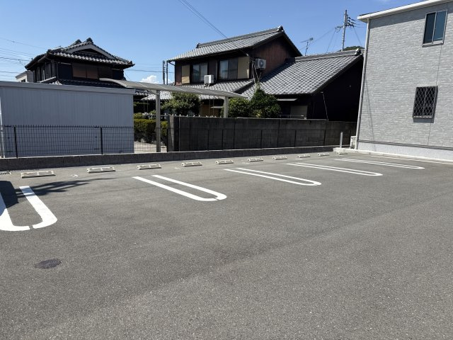 アンソレイユⅢの駐車場