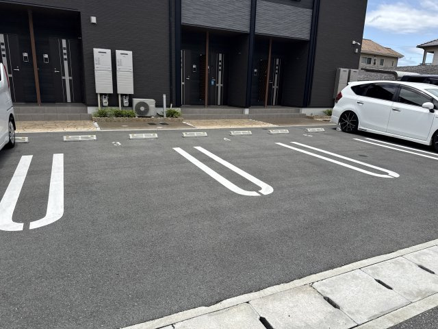 コンフォースＨＩＳＡＧＯの駐車場