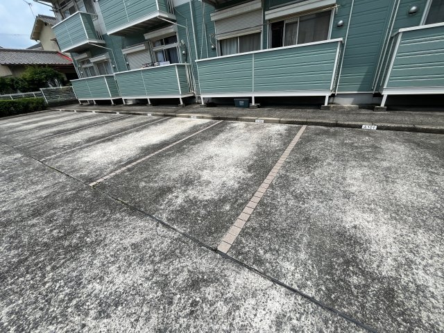 エスポワール御立Ｂの駐車場