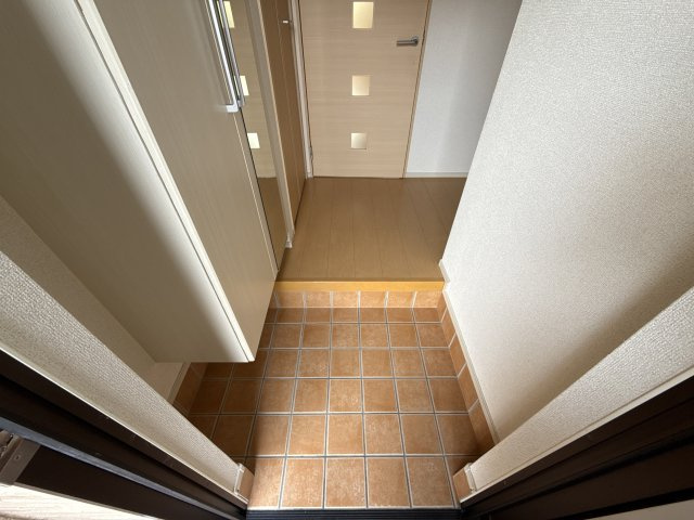 シン．シン．ハウスＣの玄関