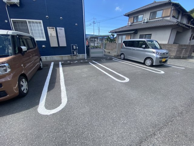 グリーンヒルズＥの駐車場