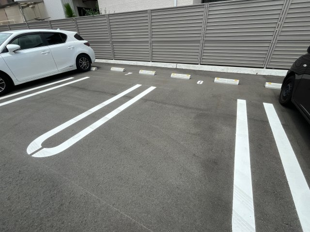 ベル・カノンの駐車場