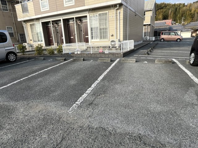 イチサンアベニューＡの駐車場