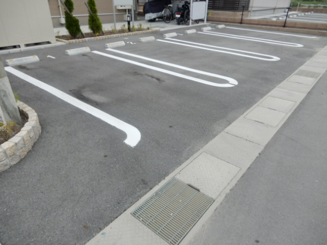 リヴィエールの駐車場