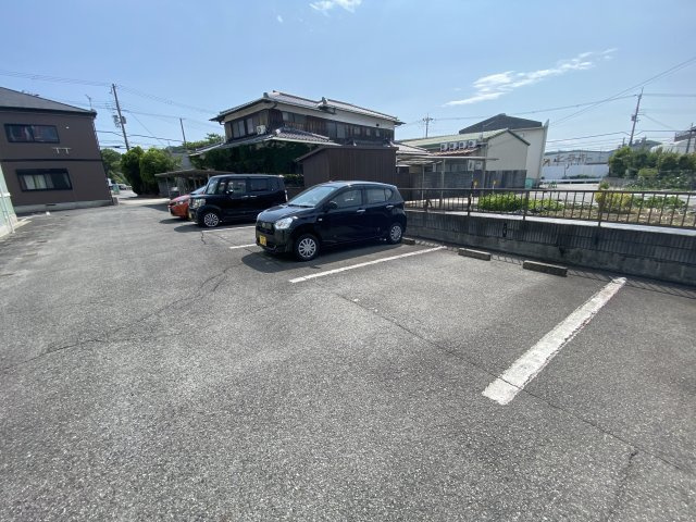 エスポワールメゾンの駐車場