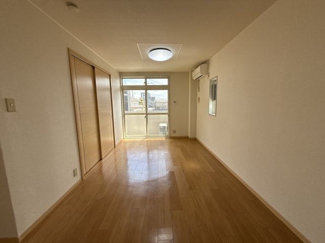 ファミィール町田の居間・リビング