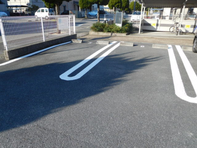 レジデンス東蒲田の駐車場
