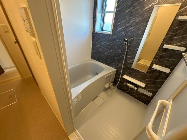 メゾン・カルムＢの浴室