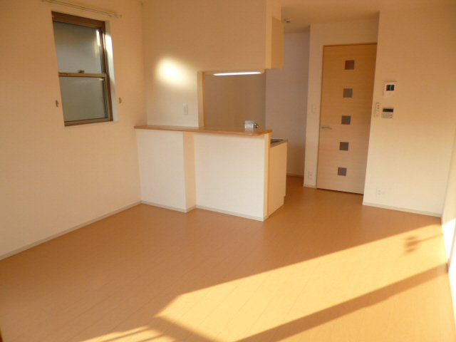 ヒルサイド緑ヶ丘Ｂの居間・リビング