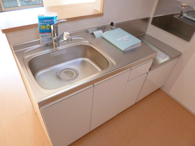 ヒルサイド緑ヶ丘Ｂのキッチン