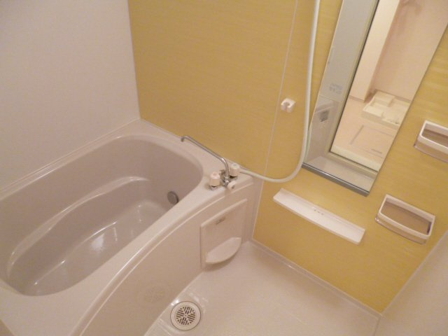 ヒルサイド緑ヶ丘Ｂの浴室