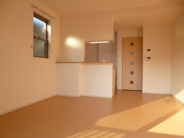 ヒルサイド緑ヶ丘Ｂの居間・リビング