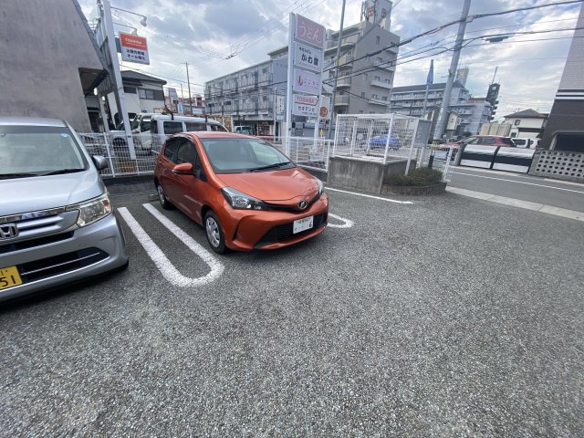 モンシェリー御立Ａの駐車場