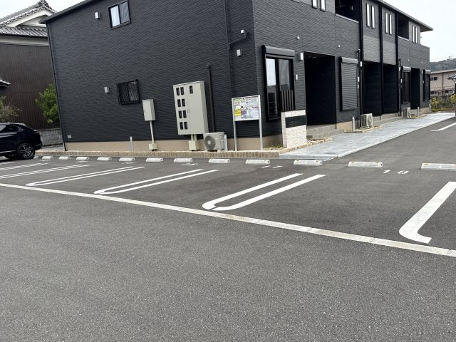 セントレジデンスⅠの駐車場