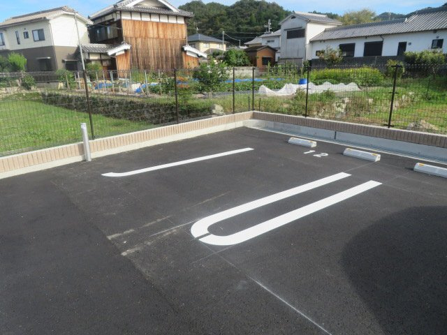 オイコス　オニロ　相生Ｂの駐車場