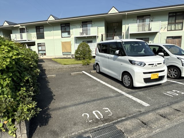 グリーンコーポ中塚の駐車場