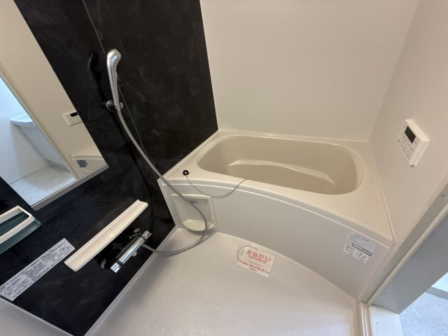 ヴィラ　ドゥ　グレーヌ梅ケ谷Ｄの浴室