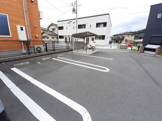 アジェラートⅡの駐車場