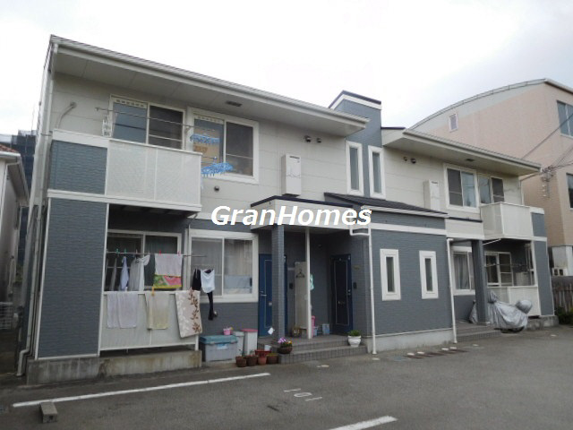 サンシャルマン細江の外観