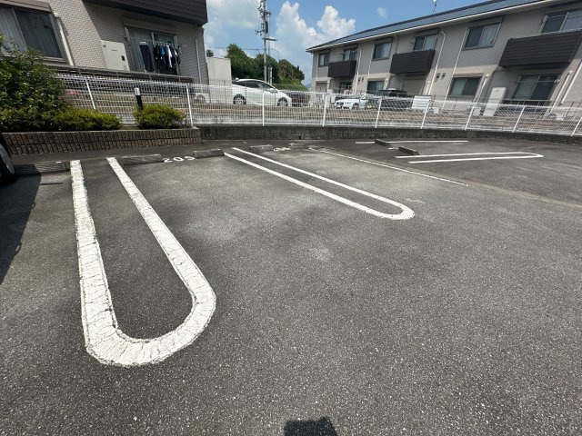 コータ・コートの駐車場