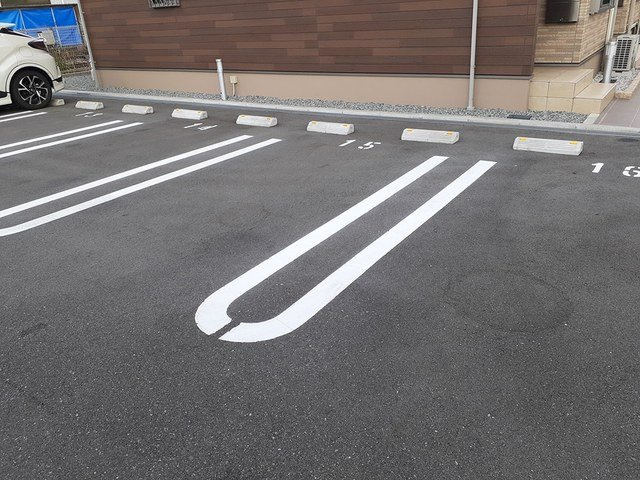 サンマリノⅡの駐車場