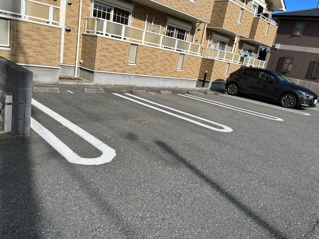 アルモニー・ＮＡＯの駐車場