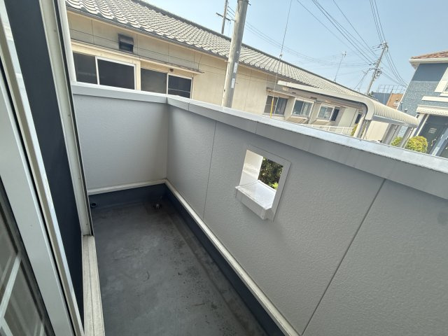 ワイズ　コンブリオⅣのバルコニー