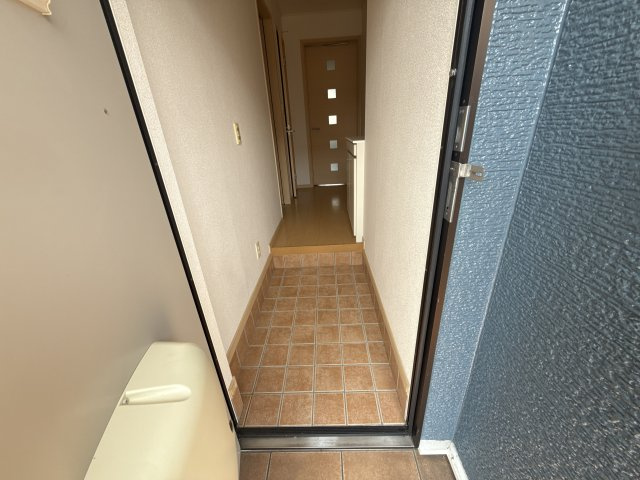 ワイズ　コンブリオⅣの玄関