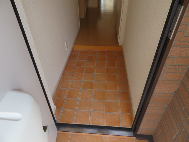 ドゥー・ファミーユⅡの玄関