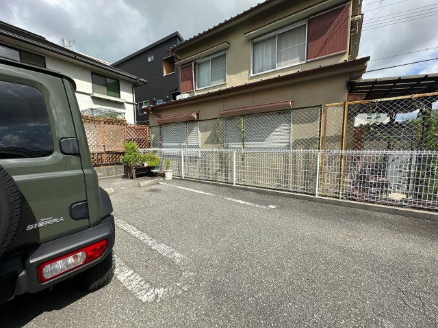 パレ・ロジュマンの駐車場
