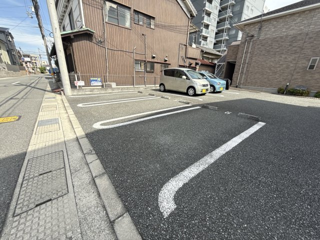 メガ・パラーシオの駐車場