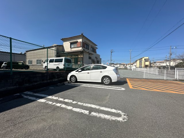 グリーンコート柿内の駐車場