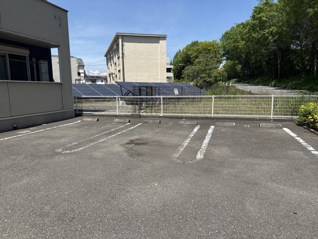 アウローラ市川の駐車場