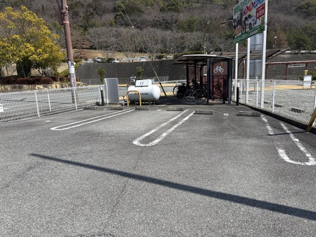 ホープ大野の駐車場