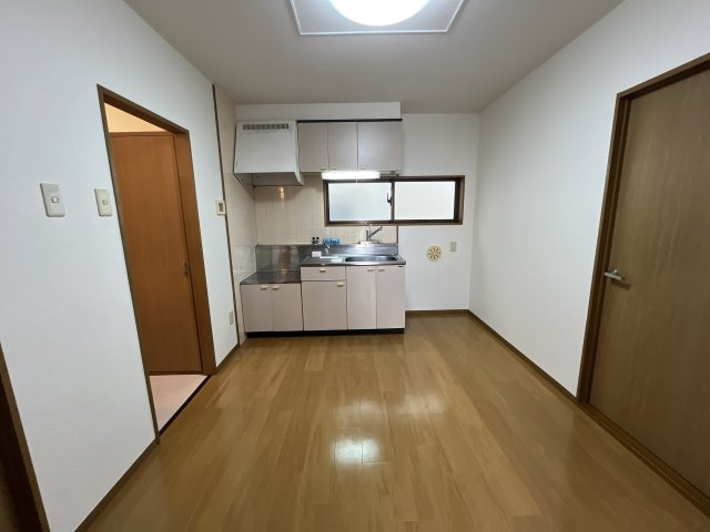 ハイツ渚の居間・リビング