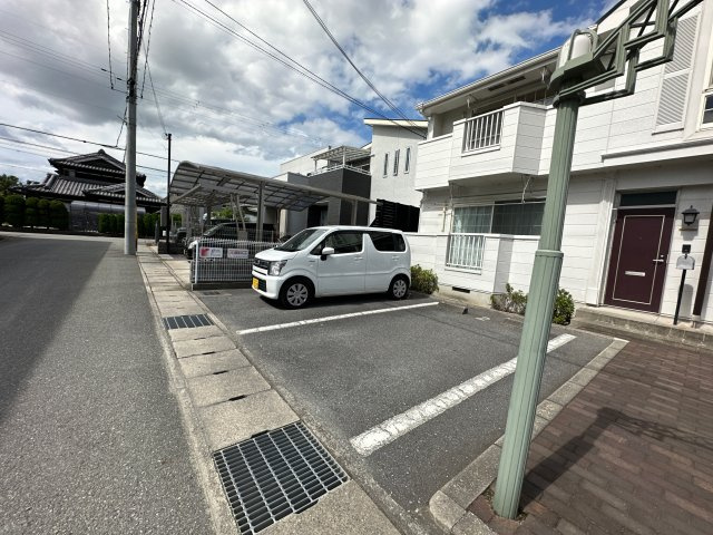 クレストール上野田　Ｂの駐車場